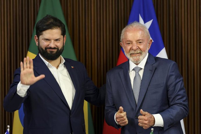 El presidente de Chile, Gabriel Boric, y su homólogo brasileño, Luiz Inácio Lula da Silva, en Brasilia