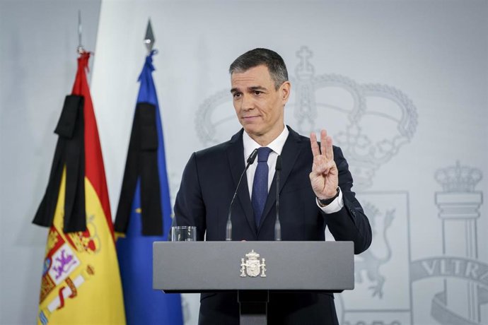 El presidente del Gobierno, Pedro Sánchez, comparece en el Palacio de la Moncloa, a 22 de abril de 2025, en Madrid (España). 