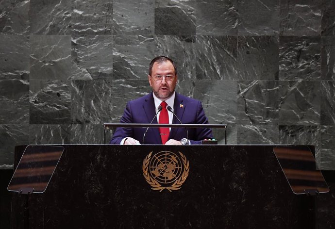 Archivo - NAÇÕES UNIDAS, 24 de setembro de 2023 -- O ministro das Relações Exteriores da Venezuela, Yvan Gil, faz um discurso no Debate Geral da 78ª sessão da Assembleia Geral da ONU na sede da ONU em Nova York, em 23 de setembro de 2023.   Yvan Gil disse