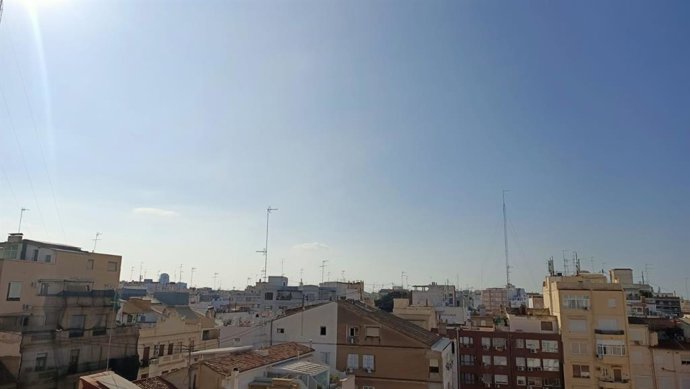 Archivo - Cielos despejados este miércoles en la Comunitat Valenciana 