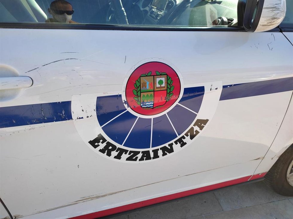 Coche de la Ertzaintza