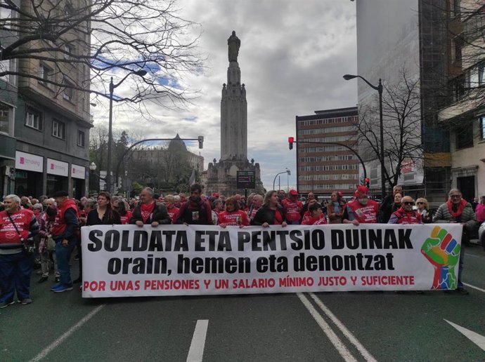 Manifestación del Movimiento de Pensionistas de Euskal Herria en Bilbao