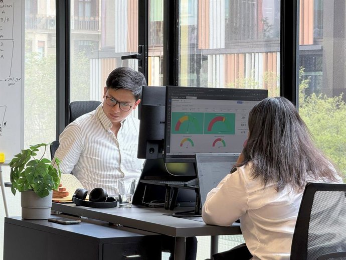 Cleverals analiza precios y uso de más de 500 soluciones