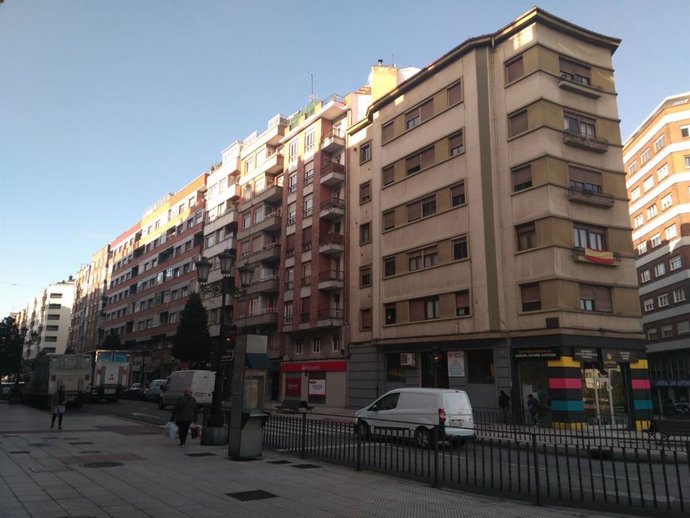 Archivo - Edificio de viviendas en Oviedo.