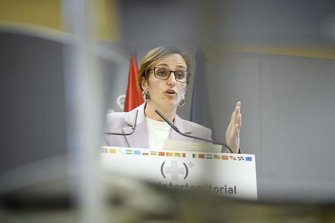 Archivo - Arquivo - A Ministra da Saúde, Mónica García, durante uma coletiva de imprensa após a sessão plenária do Conselho Internacional do Sistema Nacional de Saúde (CISNS), na sede do Ministério da Saúde, em 11 de outubro de 2024, em Madri (Espanha). O