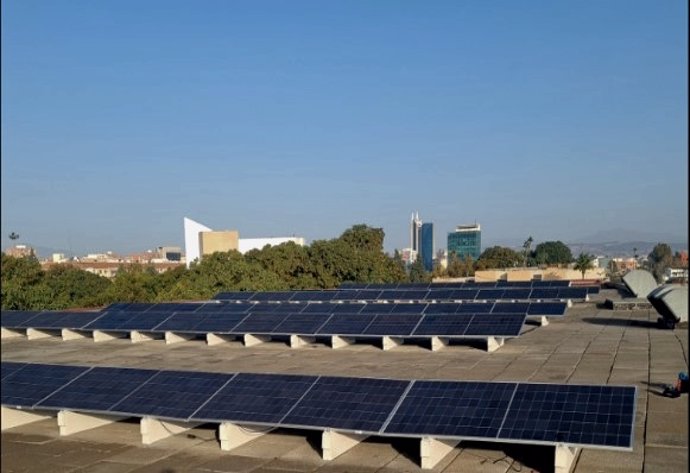 Una de las instalaciones solares que van a permitir un ahorro económico de más de 550.000 euros en los próximos años.