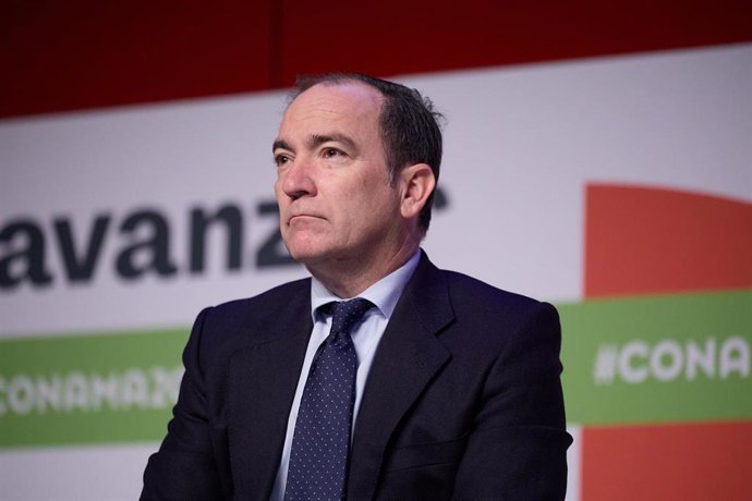 Archivo - El Segundo teniente de alcalde y Delegado del Área de Gobierno de Urbanismo, Medio Ambiente y Movilidad de Madrid, Borja Carabante.