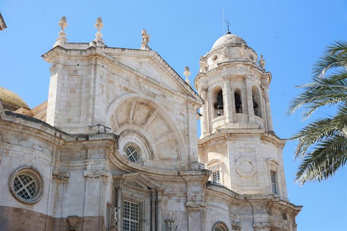 Archivo - Detalle de la Catedral de Cádiz.