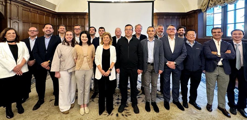 Faconauto celebra un encuentro institucional con la patronal china CADA para reforzar su cooperación.