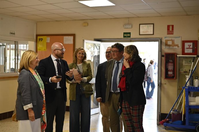Florentino Santos e Isabel Paredez en el IES La Granja de Jerez.