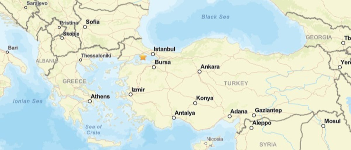 マルマラの海におけるマグニチュード6.2の地震とイスタンブールといくつかの州のテュルキエの州