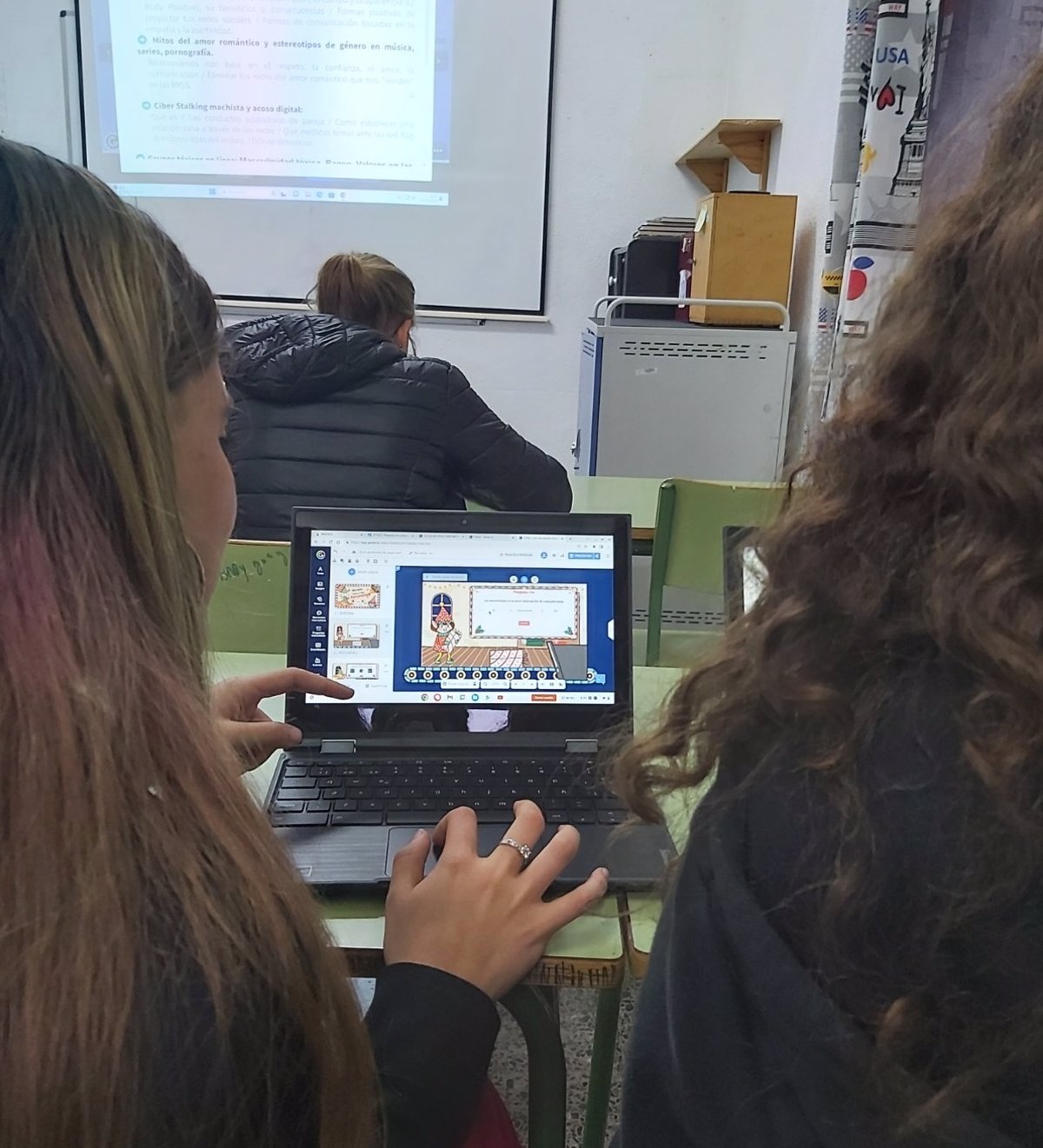 El miedo a "perderse algo" en internet aumenta la vulnerabilidad de los adolescentes a comportamientos de riesgo