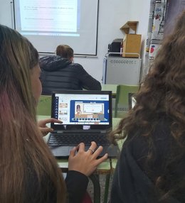 Archivo - Escolares y tecnología