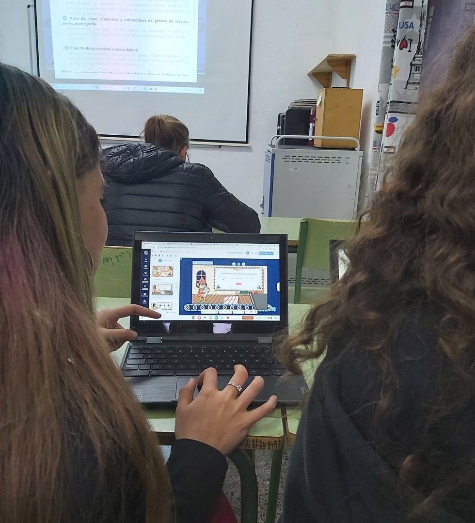 Archivo - Escolares y tecnología