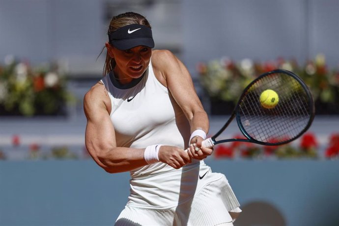 Aryna Sabalenka of Belarus in action against Elise Mertens of Belgium during the Mutua Madrid Open 2025, ATP Masters 1000 and WTA 1000 tennis tournament, celebrated at Caja Magica on April 27, 2025 in Madrid, Spain.