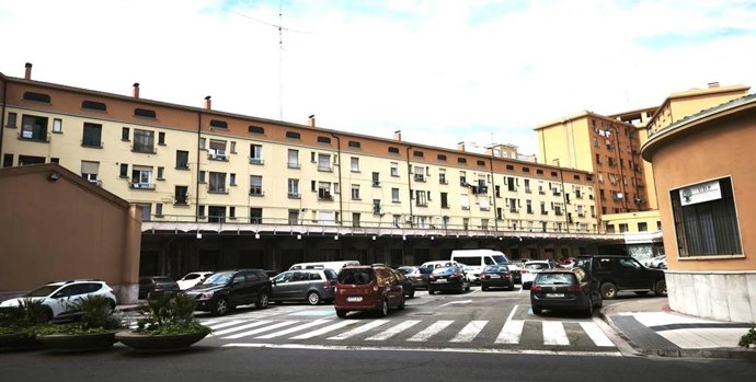 Aparcamiento provisional en las dársenas de la antigua estación de autobuses