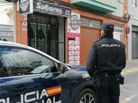La Policía Nacional detiene al propietario de varios kebabs de Yecla y Alicante por explotación laboral