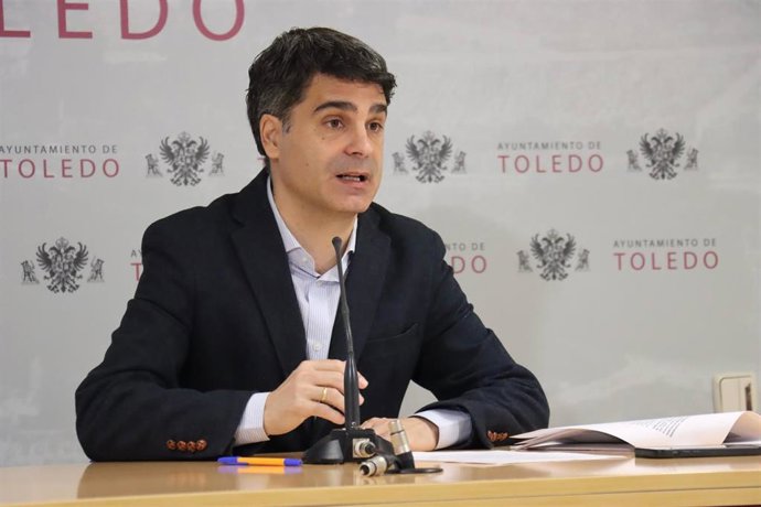 El portavoz municipal de Toledo, Juanjo Alcalde, en rueda de prensa.