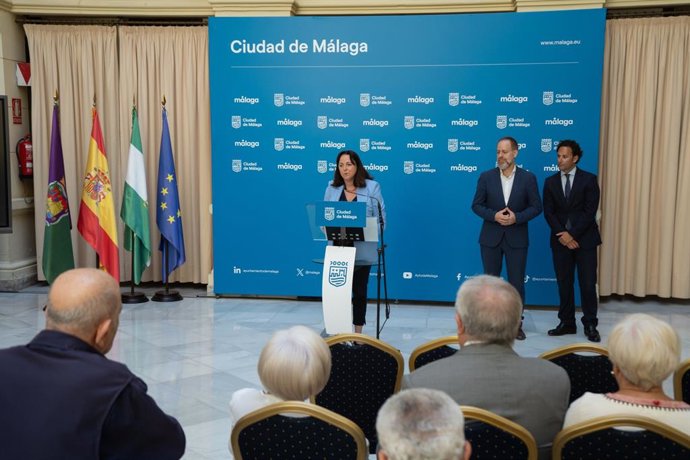 La concejala delegada de Cultura y Patrimonio Histórico, Mariana Pineda, informa de 'Teatro en Familia