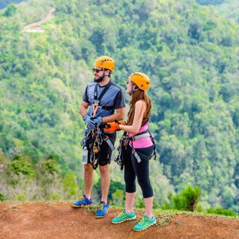 Archivo - Actividad multiaventura en Toro Verde en Puerto Rico