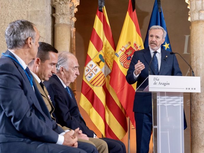 El presidente del Gobierno de Aragón, Jorge Azcón, durante su discurso institucional del Día de Aragón.