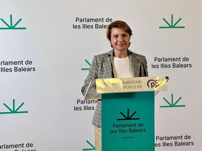 Archivo - La portavoz adjunta del PP, Marga Durán, en rueda de prensa.