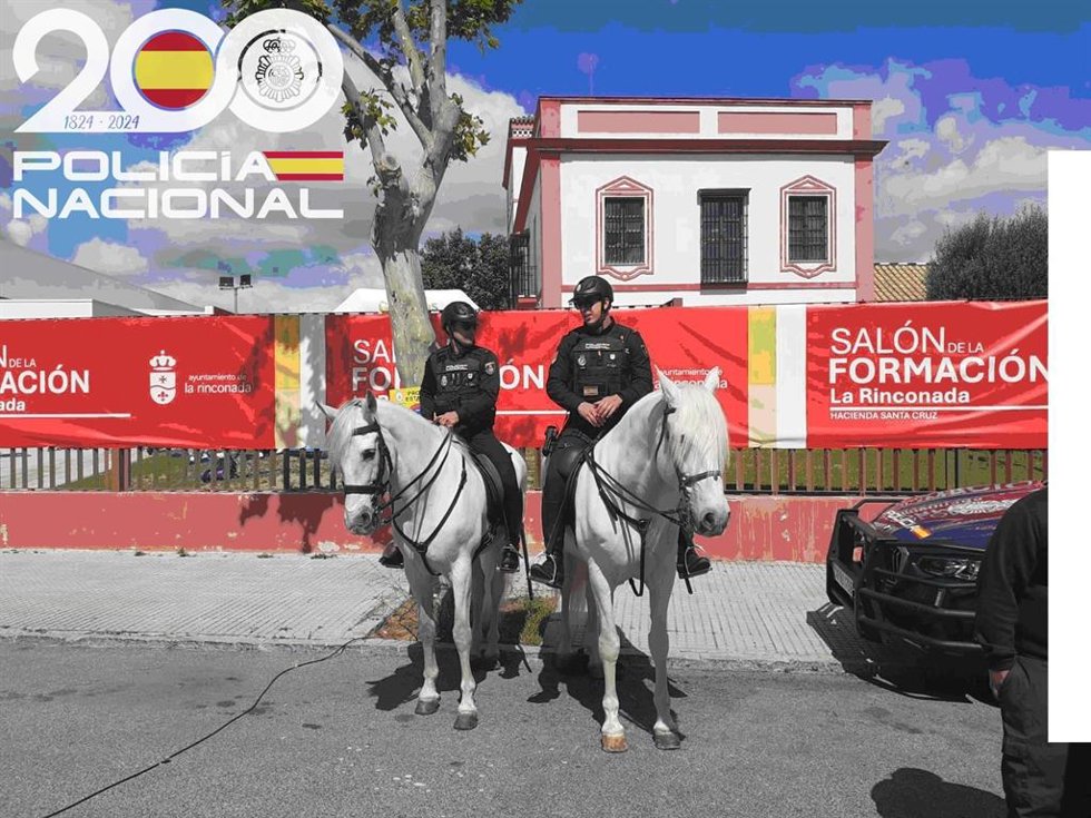 La Policía Nacional participa en el IV Salón de la Formación de La Rinconada