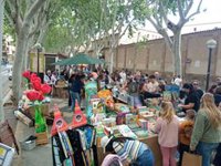El Día del Libro en Palma transcurre animado y con gran presencia de familias por las vacaciones escolares