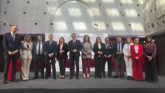 Asistentes al coloquio debate sobre 'Financiación Municipal' en Córdoba.