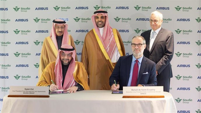 Firma del acuerdo entre Grupo Saudia y Airbus.