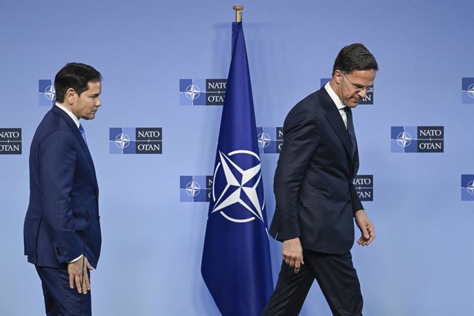 3 de abril de 2025, Bruxelas, Bélgica: O Secretário de Estado dos EUA, Marco Rubio, e o Secretário-Geral da OTAN, Mark Rutte, fazem uma declaração conjunta à imprensa na sede da OTAN em Bruxelas, Bélgica, em 3.04.2025, durante o primeiro dia de uma reuniã