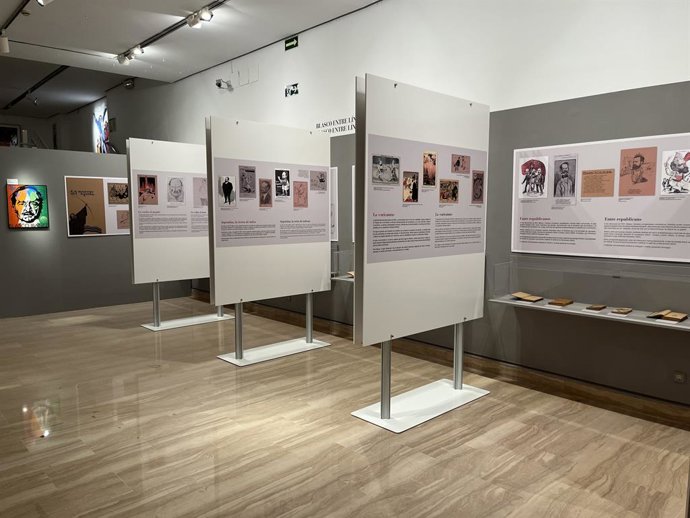 Exposición 'Blasco en otro formaro. Vicente Blasco Ibáñez' en el Museo Nacional de Cerámica y Artes Suntuarias González Martí