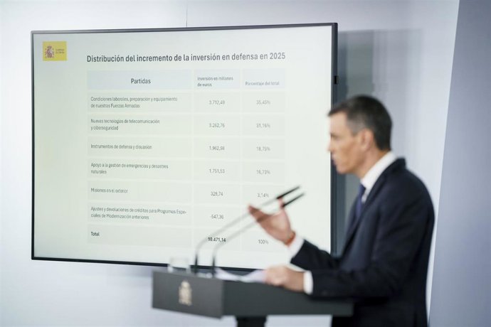 El presidente del Gobierno, Pedro Sánchez, comparece en el Palacio de la Moncloa, a 22 de abril de 2025, en Madrid (España). 