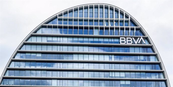 Archivo - Fachada de la sede de BBVA, a 26 de septiembre de 2024, en Madrid (España). 