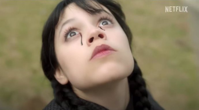 Jenna Ortega busca cadáveres en el tráiler de la temporada 2 de Miércoles, que ya tiene fecha de estreno