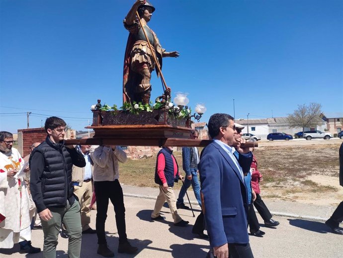 Procesión de San Jorge en Aguasal.