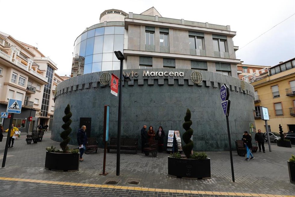 Archivo - Fachada del Ayuntamiento de Maracena, en imagen de archivo