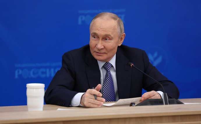21 de abril de 2025, Moscou, Oblast de Moscou, Rússia: O presidente russo, Vladimir Putin, discursa para os chefes de municípios durante o 2º Fórum Municipal de Toda a Rússia no Centro Nacional da Rússia, em 21 de abril de 2025, em Moscou, Rússia.
