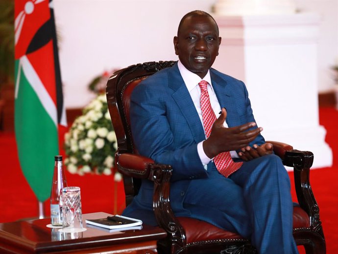 NAIROBI, 23 de abril de 2025 -- O presidente do Quênia, William Ruto, fala durante uma entrevista com a Xinhua em Nairóbi, capital do Quênia, em 17 de abril de 2025.   PARA IR COM "Entrevista: A China é um parceiro estratégico no esforço de modernização, 