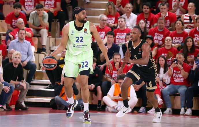 Jabari Parker, do Barça, em ação durante a partida da Euroliga, a primeira da série dos Playoffs, contra o AS Monaco no La Salle Gaston Medecin.