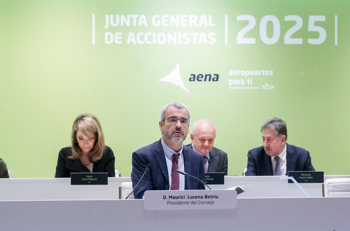 El presidente del Consejo de AENA, Maurici Lucena, durante una Junta General de Accionistas de Aena en la Terminal T4 del Aeropuerto Adolfo Suárez Madrid-Barajas, a 9 de abril de 2025, en Madrid (España). Aena propone en la junta general ordinaria de acci