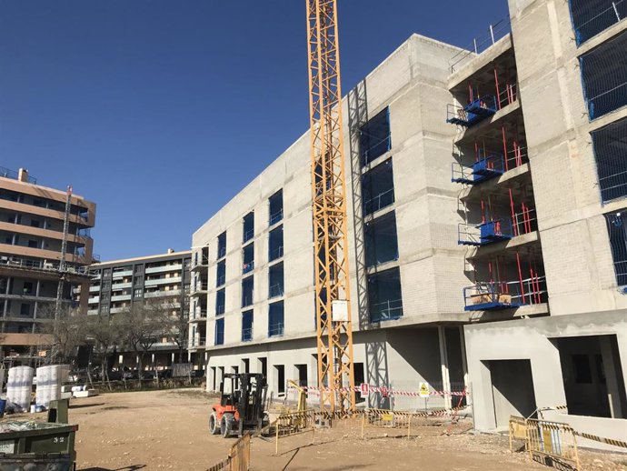 Archivo - La firma de hipotecas aumenta un 5,6% en febrero en Aragón.