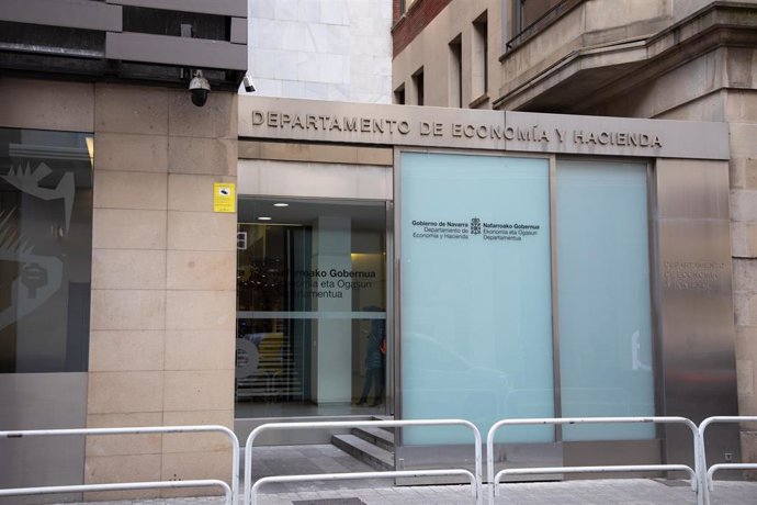 Archivo - Fachada del departamento de Economía y Hacienda