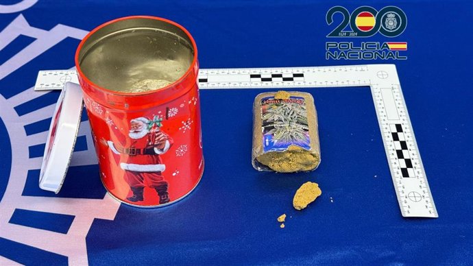Detenida una persona por tráfico de drogas, con 72 gramos de hachís oculto en un bote