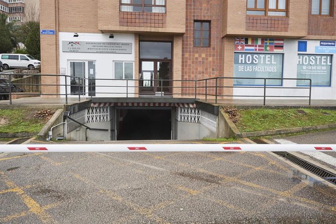 Archivo - Garaje donde fue hallado en enero de 2024 el cadáver del hombre