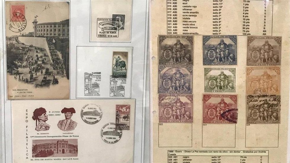 Detalle de una de las colecciones sobre tauromaquia y filatelia que se exhibe en la oficina principal.