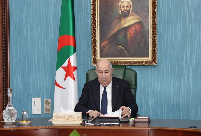 Archivo - El presidente de Argelia, Abdelmayid Tebune, en una reunión del Consejo de Seguridad Supremo en enero de 2025