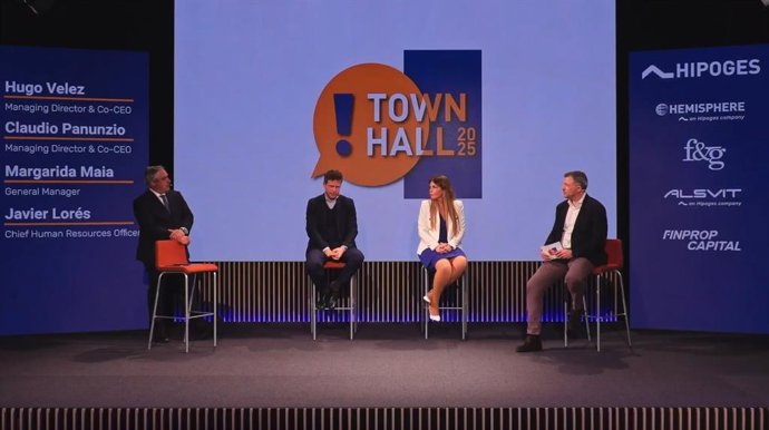 Hugo Velez, Claudio Panunzio, Margarida Maia y Javier Lorés en el evento corporativo Town Hall 2025 de Hipoges