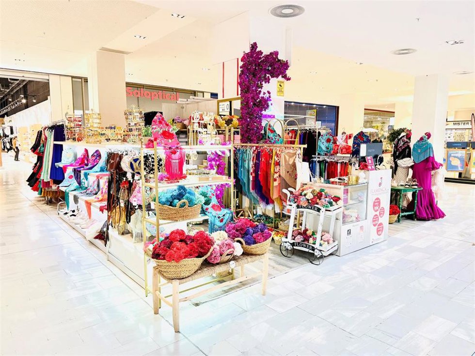 Espacio de la firma 'Flamenca.Com' en el centro comercial Los Arcos (Sevilla).