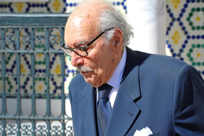Archivo - Fuad Mebaza, quien fuera primer presidente interino de Túnez tras la huida del país de Zine el Abidine ben Alí en enero de 2011 en medio de la 'Primavera Árabe' (archivo)